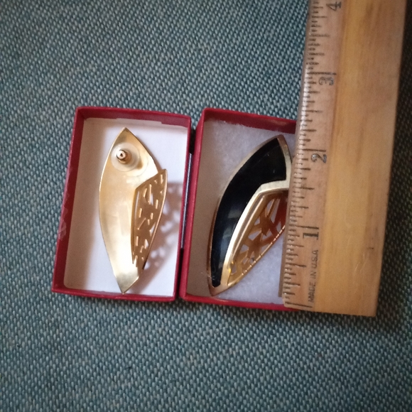 Designer Edgar Berebi earring - Picture 2 of 3